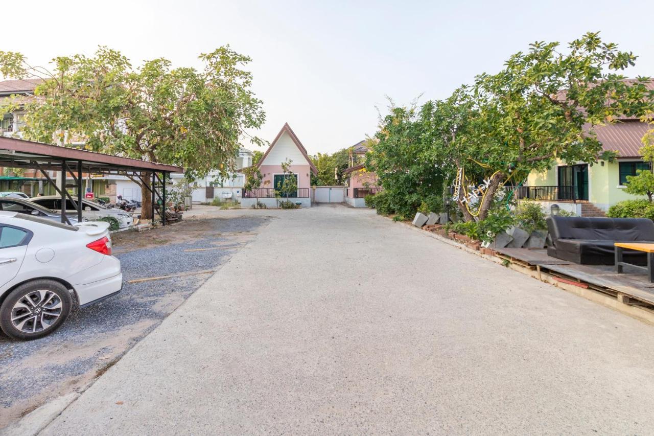 OYO 798 Reurn Mareena Resort Nakhonratchasima Buitenkant foto